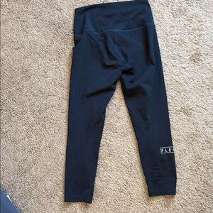 Fleo High Rise Cropped 21” Leggings Black Workout-Small
